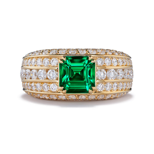 No Oil Vivid Green Clean Emerald Ring with D Flawless Diamonds set in 18K Yellow Gold