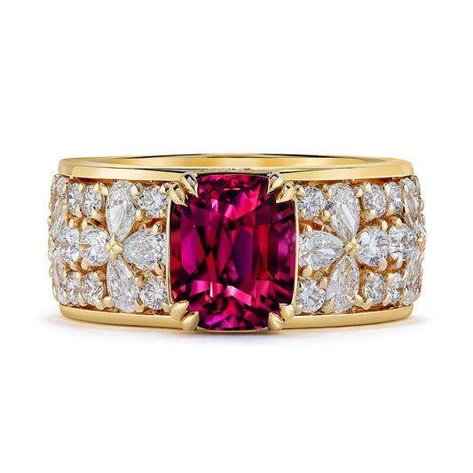 Noble Burmese Spinel Ring with D Flawless Diamonds set in 18K Yellow Gold