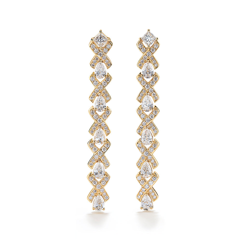 D Flawless Diamond Earrings set in 18K Yellow Gold