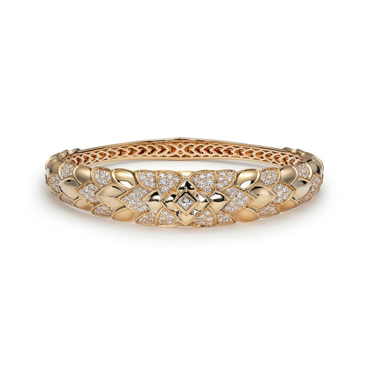 D Flawless Diamond Bangle set in 18K Yellow Gold