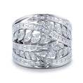 Bild in Galerie-Betrachter laden, D Flawless Diamond Ring set in 18K White Gold
